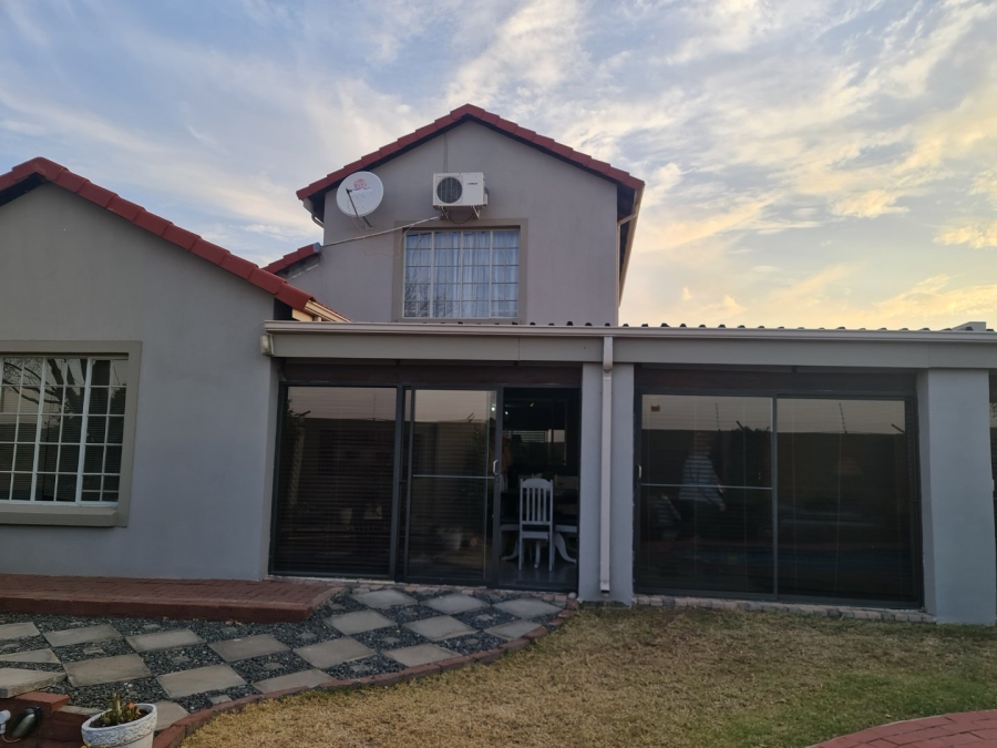 4 Bedroom Property for Sale in Rustenburg Central North West